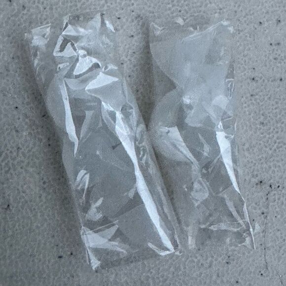 HearTech Labs CIC Hearing Aids with case, Gently Used - Picture 5 of 5